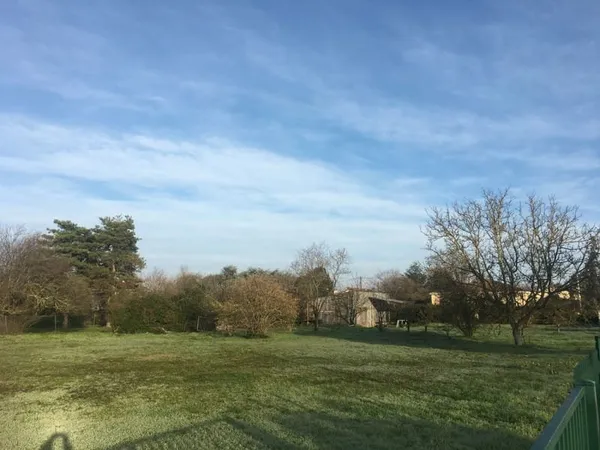TERRAIN À BÂTIR