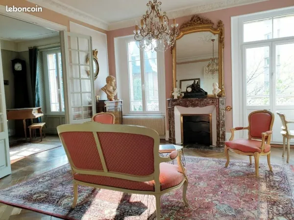 Appartement haussmannien de 220 m2 composé de deux appartements indépendants