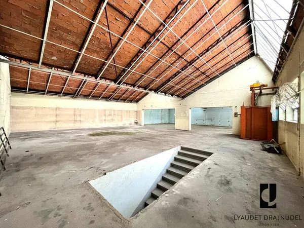 Plateau - Loft - Le Coteau 9 pièce(s) - 637 m2