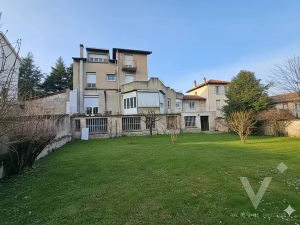 Maison 6 pièces 207 m²