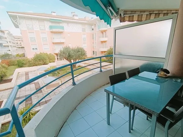 PORT FRÉJUS - Studio sur jardins intérieurs