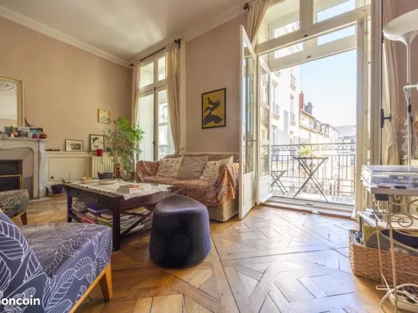Appartement 7 pièces 161 m²