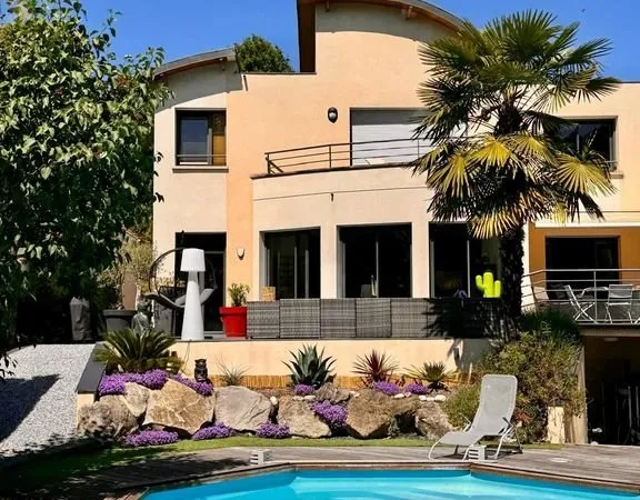 Maison de luxe 8 pièces 300 m²