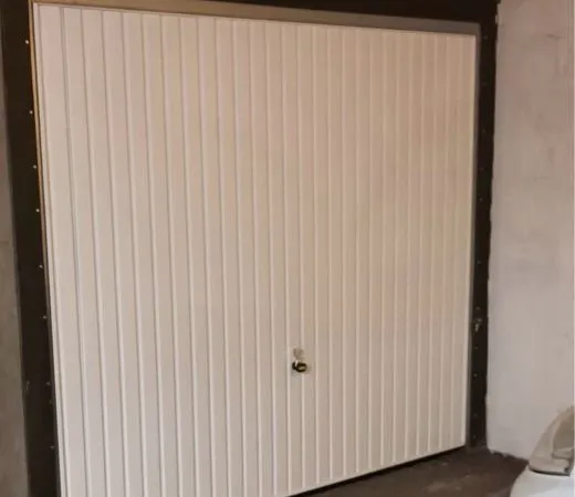 Particulier loue garage 13008