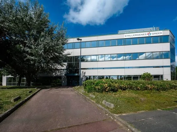 Entrepôt 3277 m²