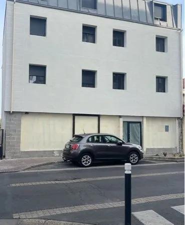 Local commercial 210 m² Bezons - Brasserie/Brunch possible - Façade premium