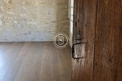 Maison 7 pièces 250 m²
