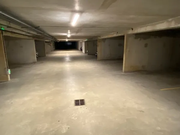 Place de garage à louer