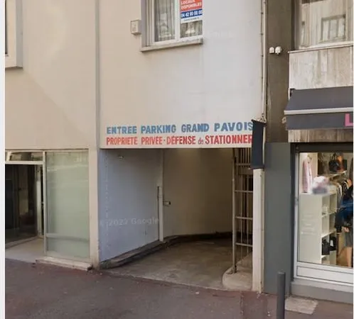 Lot de 4 places de parking sécurisées - Résidence Le Grand Pavois