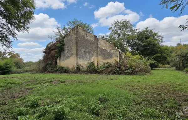 Bâtisses en pierre à réhabiliter avec terrain de 6 hectares ? Proche centre-ville de Bergerac