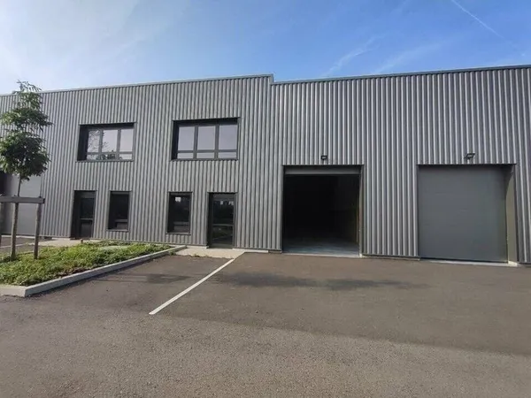 Local d'activité 221 m²