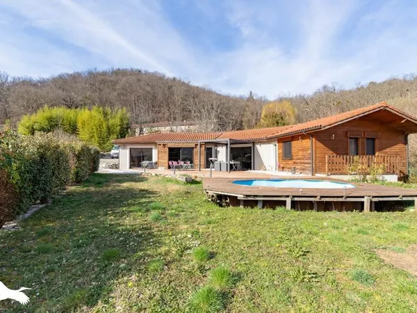 Villa de 5 pièces principales
