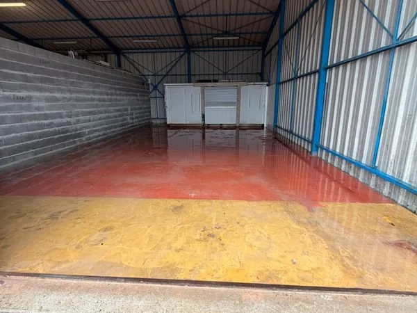 Local 100 m2