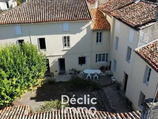Maison 10 pièces 250 m²