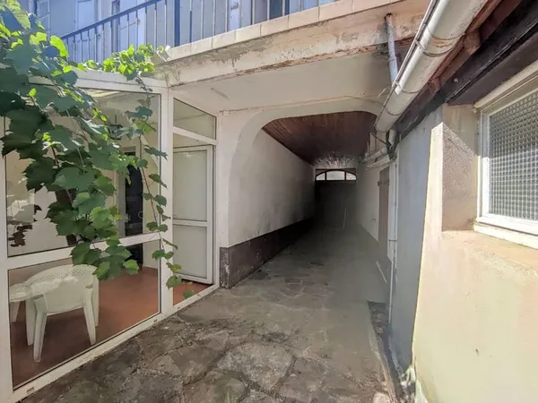 Bessèges Appartements et local commercial 270 m2 avec terrai