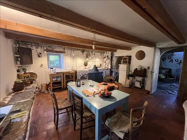 Maison en pierre de 4 pièces principales