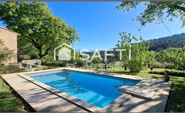 Maison 127 m2 plain pied, terrain 4220 m2, piscine