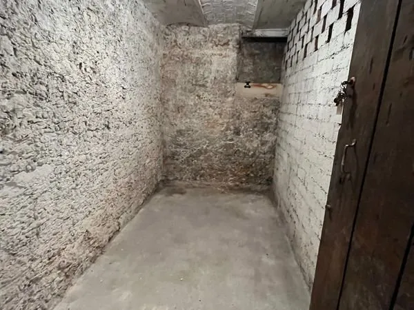 Cave 4m² sécurisée - Paris 8e (Miromesnil) - 110/mois - Idéal stockage personnel