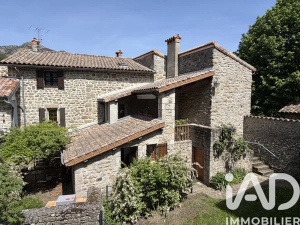 Maison 11 pièces 145 m²