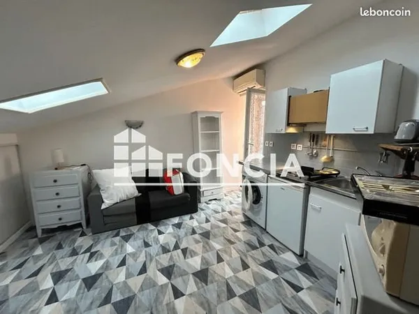 Studio 1 pièce 14 m²