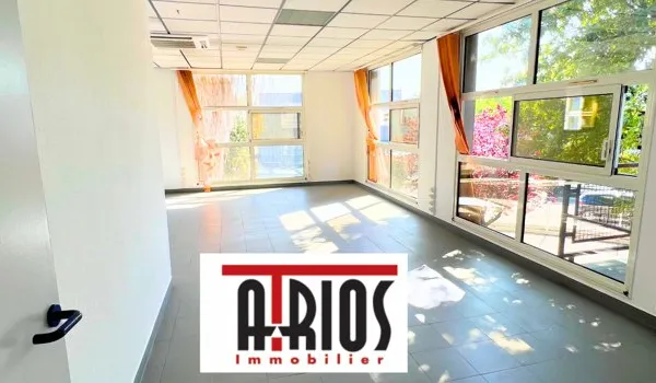 Local commercial 403 m²
