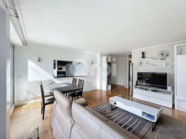 Appartement 4 pièces avec balcon RER A et bois