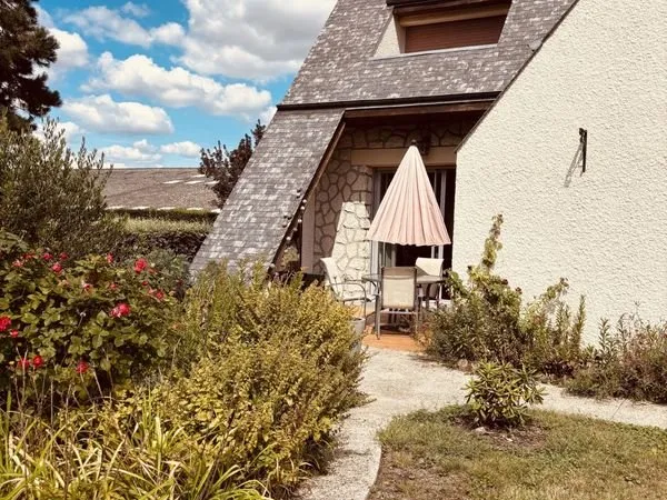Maison 8 pièces 300 m²