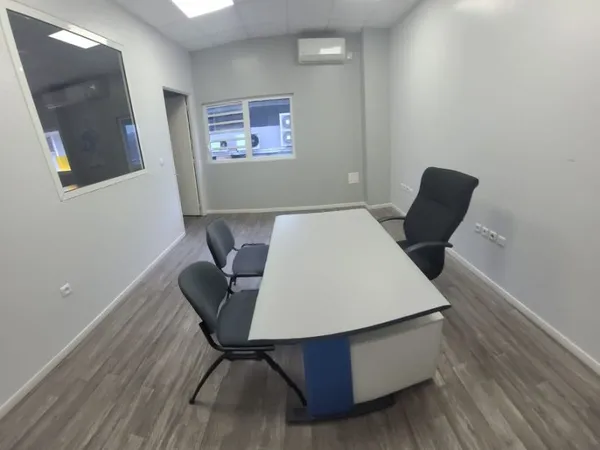 Bureau Privée 15m² - Jarry - rue de l'Industrie