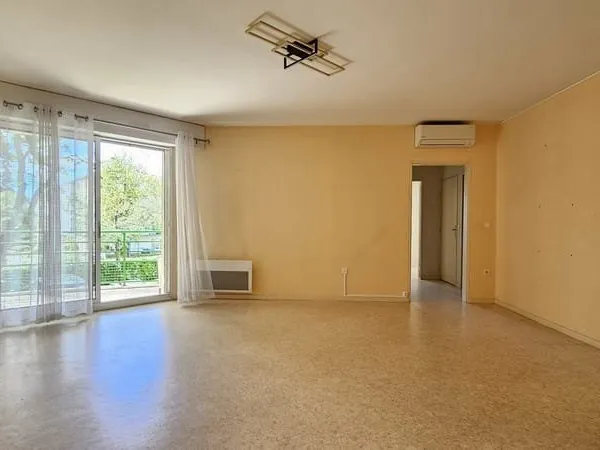 Appartement T3 en résidence seniors avec services et garage