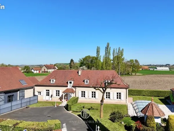 Maison 12 pièces 416 m²