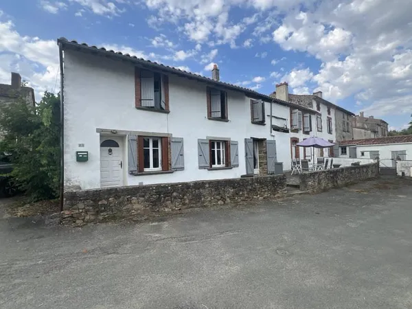 Grande maison avec maison d'amis et maison indépendante à rénover