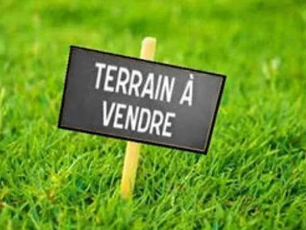 Terrain 300 m²