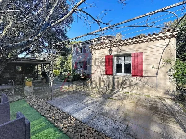 Eygalières, maison de charme en campagne