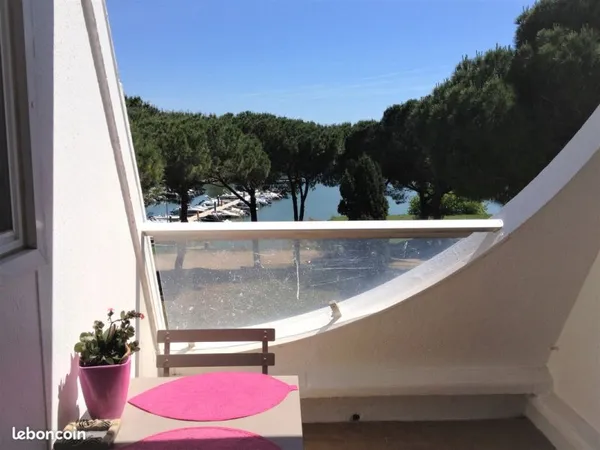 Studio 21 m² avec vue sur le Ponant et son petit port de plaisance - la Grande Motte