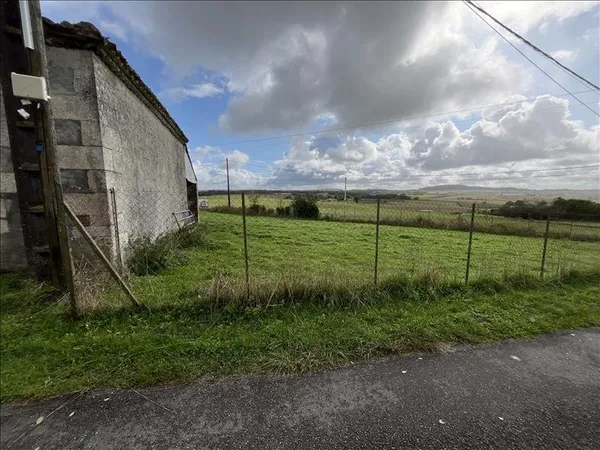 Maison en pierre de 2 pièces principales