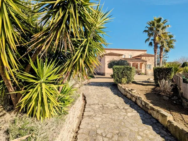 Maison 3 pièces 1398 m²