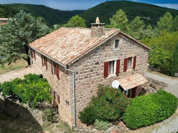 Maison 6 pièces 140 m²