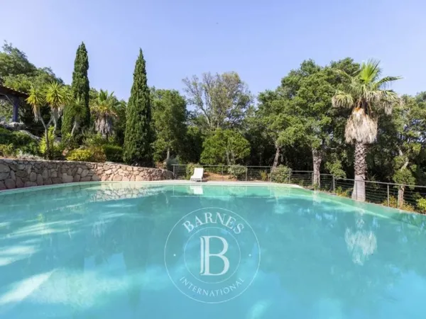 Sainte-Lucie de Porto-Vecchio, Villa 8 chambres, piscine, aperçu