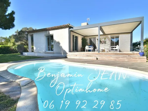 Maison de plain-pied avec piscine et prestations de qualité dans un environnement calme à Sérignan