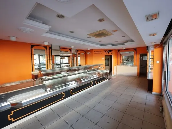 À vendre - Local commercial au coeur du plus grand marché de Poitiers
