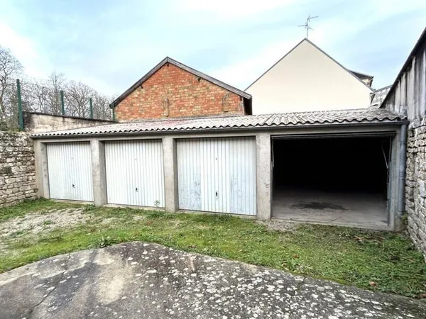 À LOUER - BOX / GARAGE - ALENÇON CENTRE-VILLE