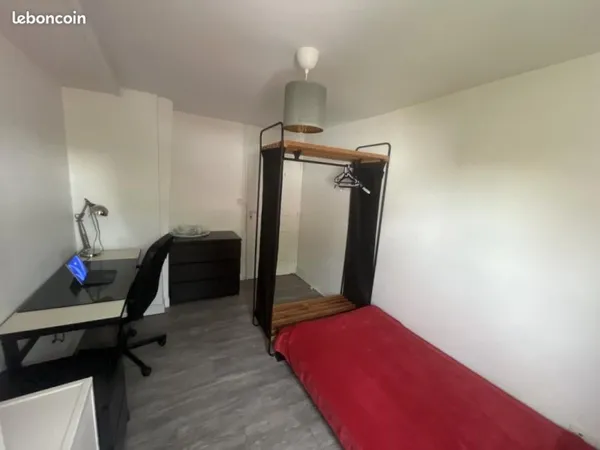 Chambre 1 pièce 9 m²