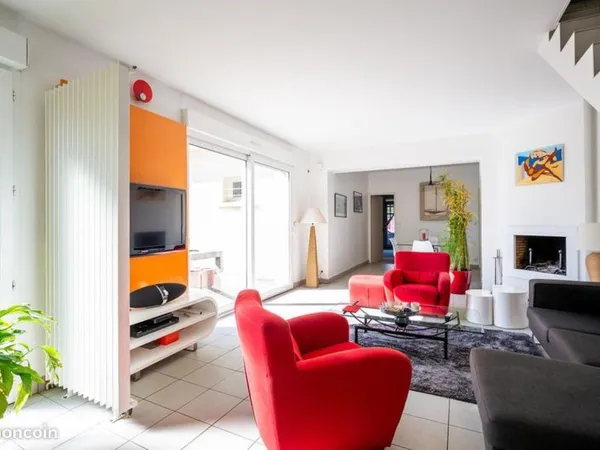 Maison 7 pièces 198 m²