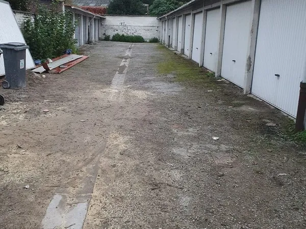 LAMBERSART garages individuels fermés