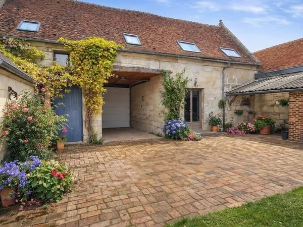 Maison 11 pièces 243 m²
