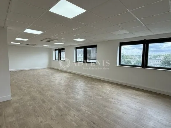 Bureaux 796 m²