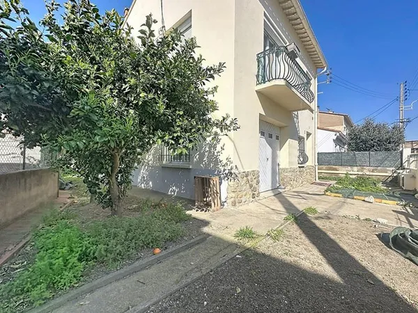 PERPIGNAN Maison de ville divisée en 2 appartements