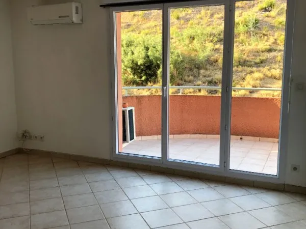 VITROLLES APPARTEMENT DE TYPE 2 AVEC TERRASSE ET GARAGE