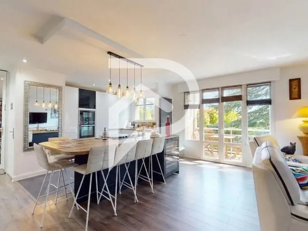 Coup de Coeur : Standing & Sérénité au Coeur d'un Parc Privé, appartement de 4 pièces de 82m2