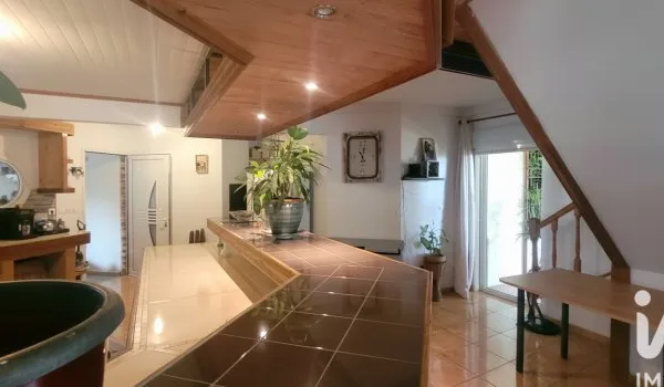 Maison 13 pièces 374 m²